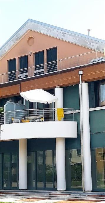 Orizzonte Marino Giallo Angolo Solare Verso La Laguna Cavallino-Treporti Exterior photo